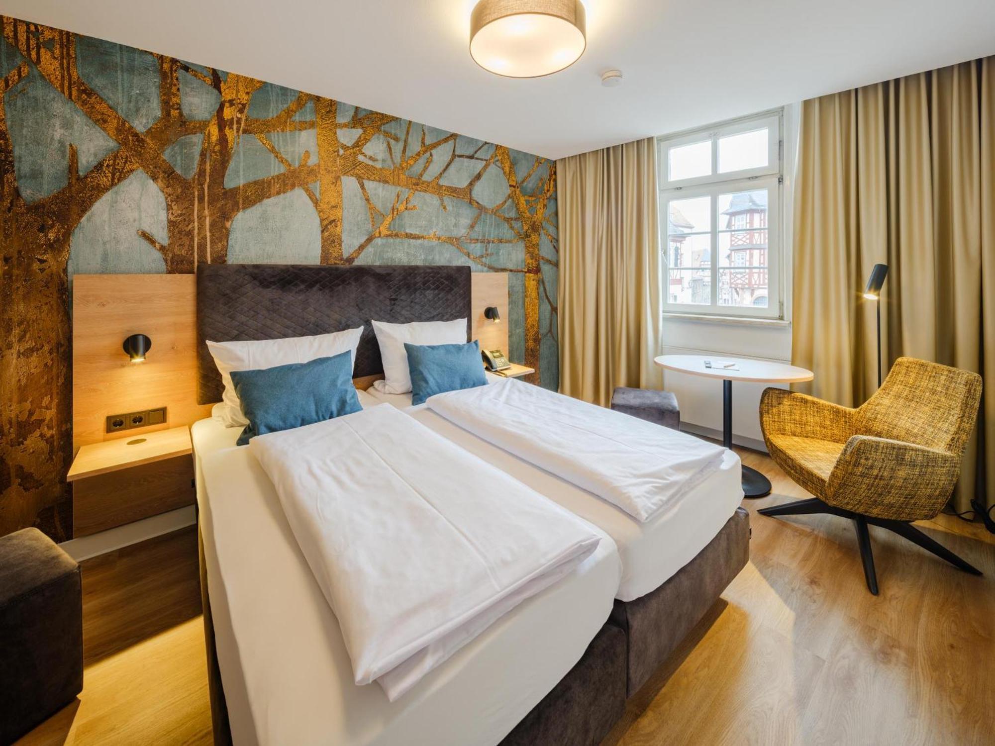 Hotel Restaurant Goldener Engel Heppenheim  ภายนอก รูปภาพ