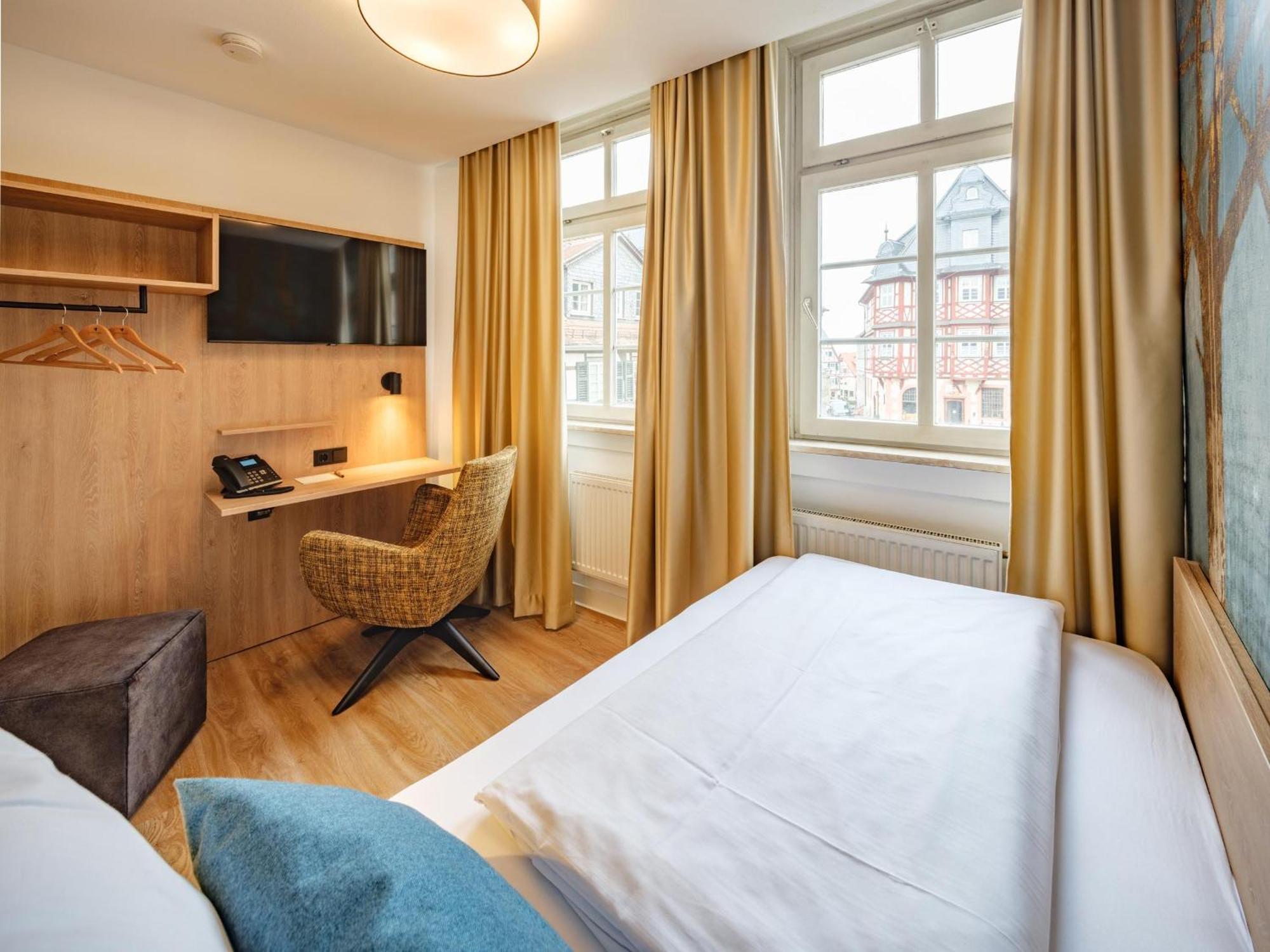 Hotel Restaurant Goldener Engel Heppenheim  ภายนอก รูปภาพ